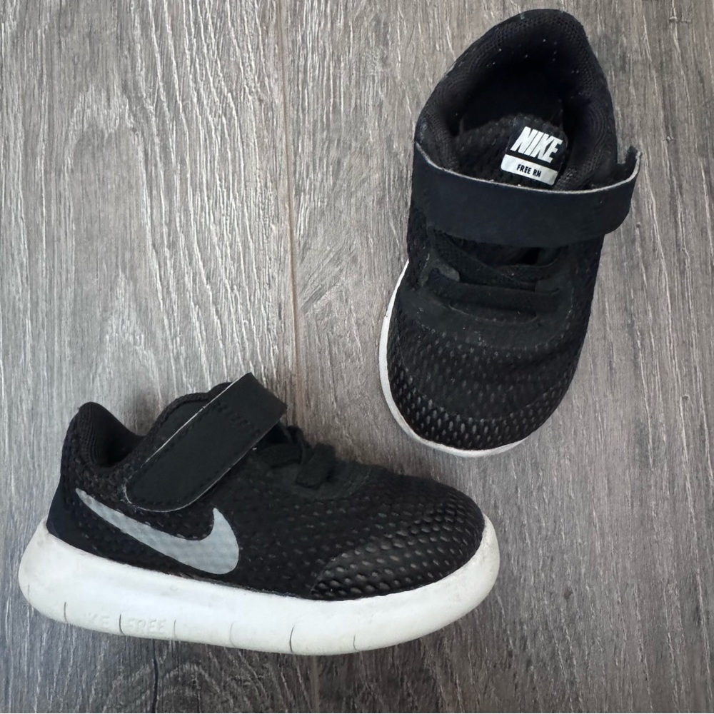 Nike Free RN toddler  Black and White Sneakers